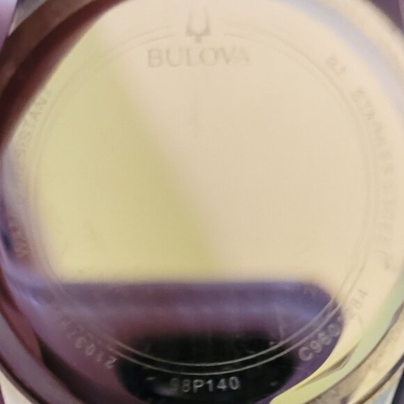 💎Beautiful Bulova Two-Tone Mother of Pearl Diamond Watch - Picture 7 of 8